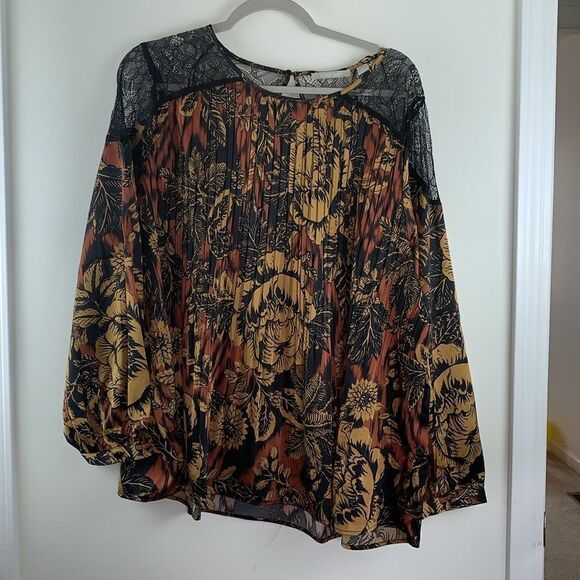 SUNNY LEIGH PLUS PLEATED TOP WITH LACE SHOULDER, Burgundy,2x,NWT - Picture 3 of 7